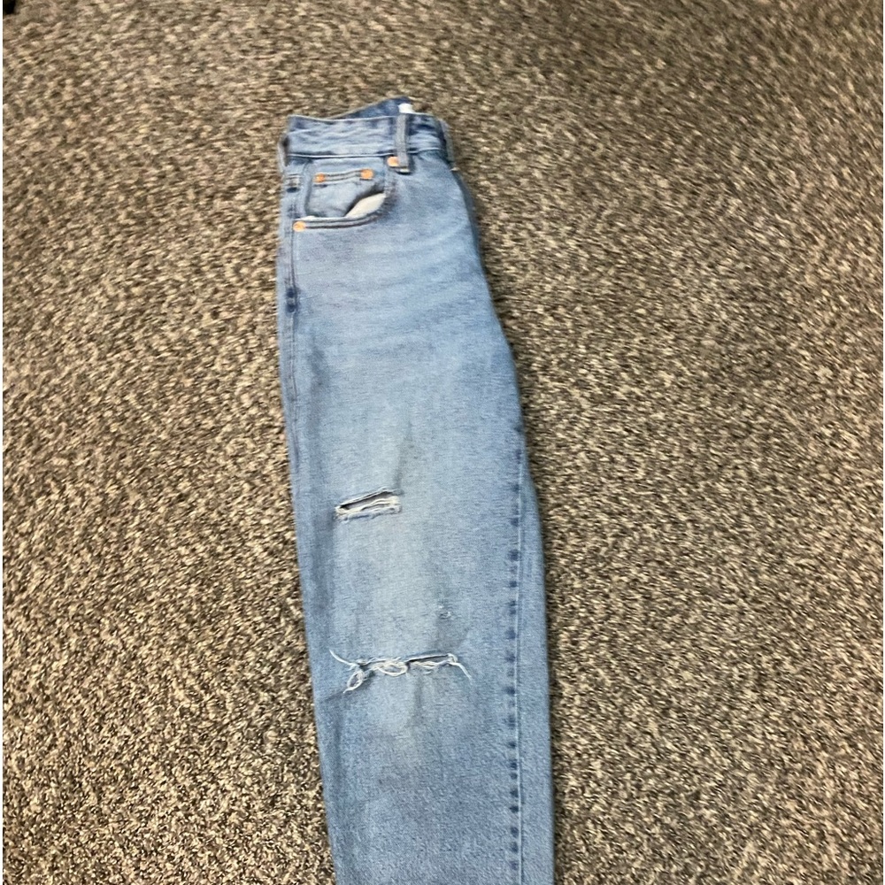 Embroidered Sweatshirt and jeans - Picture 3 of 8